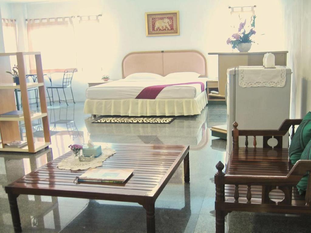 Regent Silom Hotel Bangkok Ngoại thất bức ảnh